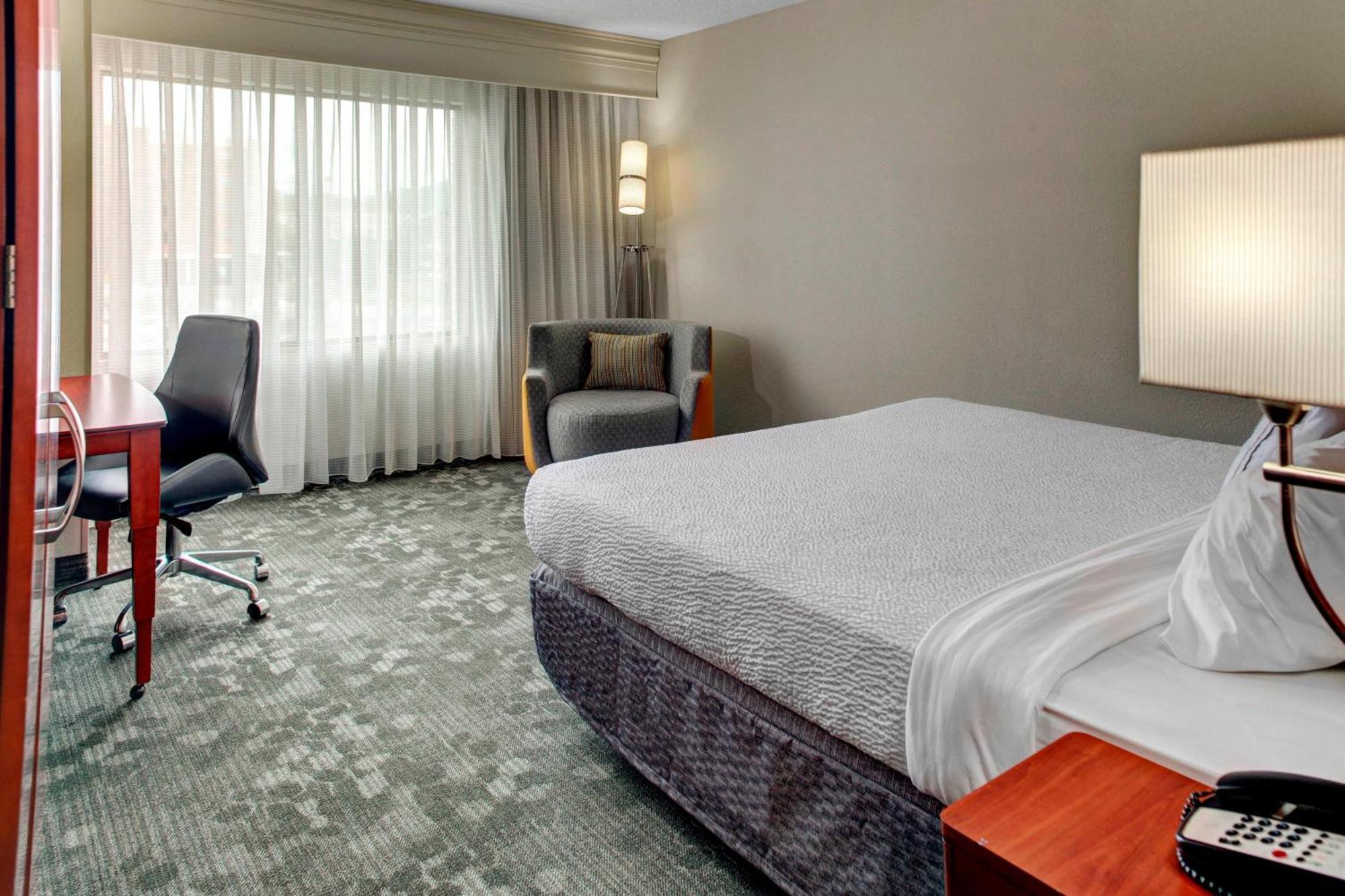 Courtyard By Marriott Anniston Oxford Hotel Exterior foto
